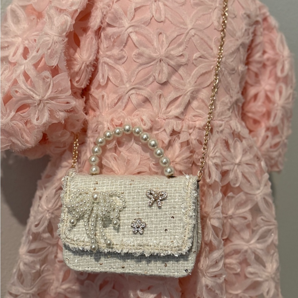 Elegant Pearl-Embellished Cream Handbag with Crossbody Strap - Picture 3 of 3